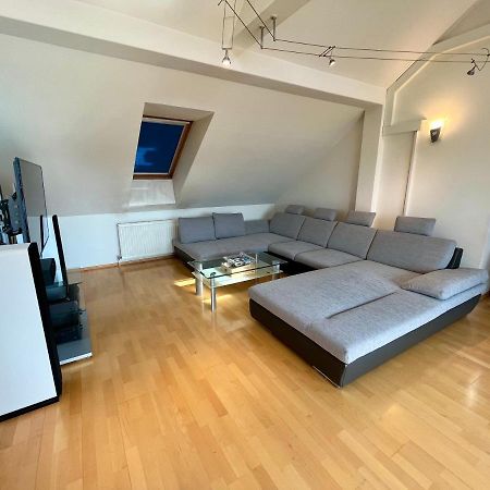 Atemberaubendes Loft Mit Pool Apartment Viena Exterior foto