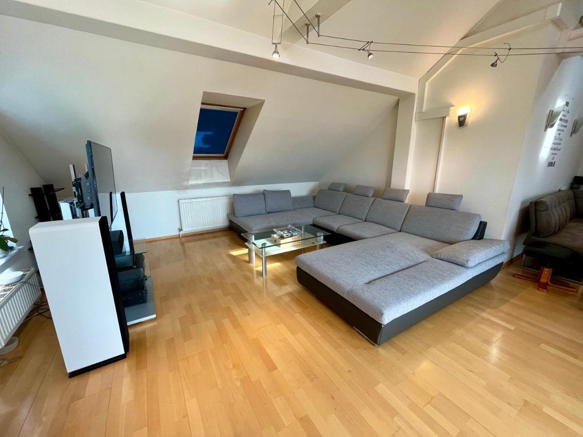 Atemberaubendes Loft Mit Pool Apartment Viena Exterior foto
